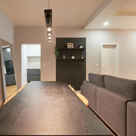 Modern 2 Bed In Campolide Near Amoreiras Апартаменты Лиссабон