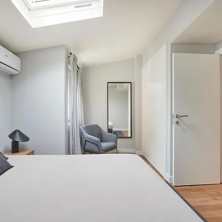Modern 2 Bed In Campolide Near Amoreiras * Лиссабон