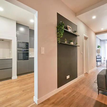 Modern 2 Bed In Campolide Near Amoreiras * Лиссабон