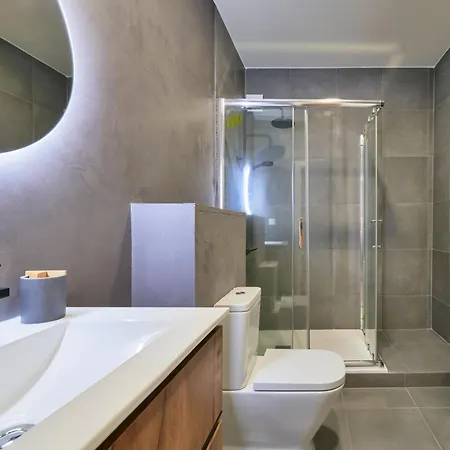 Modern 2 Bed In Campolide Near Amoreiras * Лиссабон