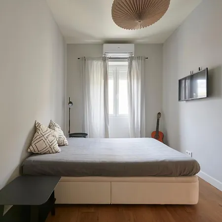 Апартаменты Modern 2 Bed In Campolide Near Amoreiras